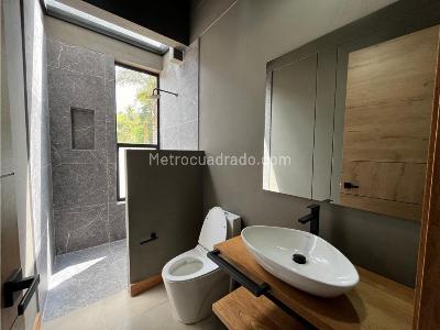 Casa de 3 alcobas en arriendo en Ojo De Agua, Rionegro, 230 m² · foto 2 de 14