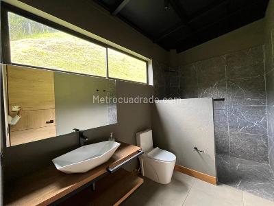 Casa de 3 alcobas en arriendo en Ojo De Agua, Rionegro, 230 m² · foto 4 de 14