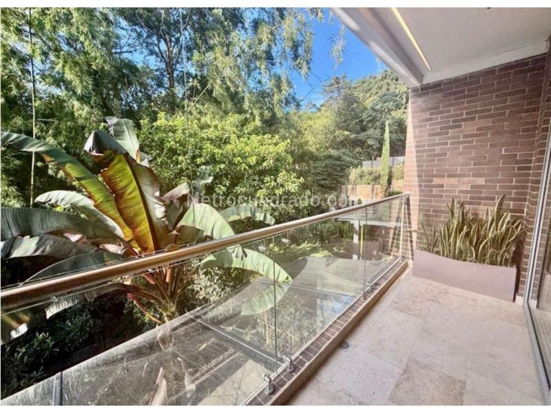 Exclusive 3BR House with Modern Design in Envigado - 9