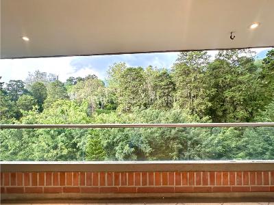 Apartamento de 3 alcobas en venta en El Poblado, Medellín, 120 m² · foto 3 de 20