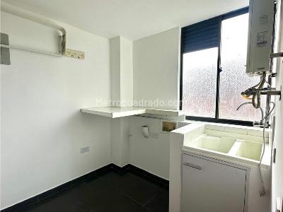 Apartamento de 3 alcobas en venta en El Poblado, Medellín, 120 m² · foto 5 de 20