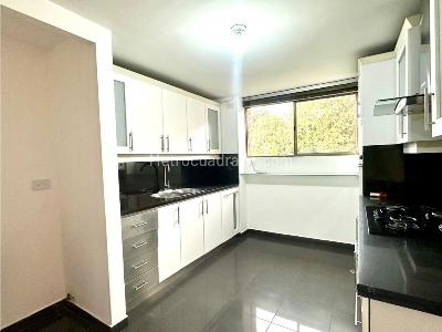 Apartamento de 3 alcobas en venta en El Poblado, Medellín, 120 m² · foto 15 de 20