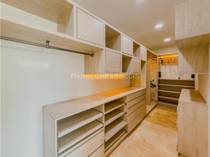 Elegant 3BR Apartment in Castropol - 8