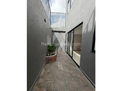 Casa de 4 alcobas en venta en Barro Blanco, Rionegro, 220 m² · foto 4 de 14