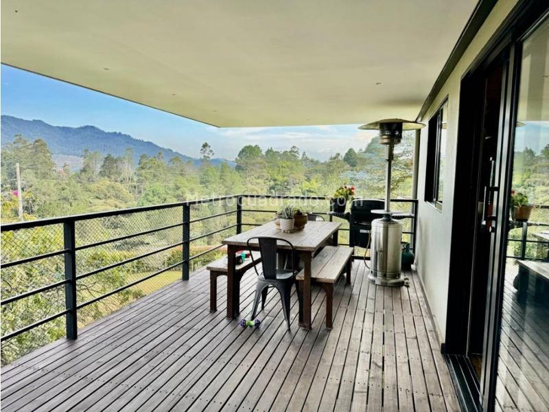 4BR House in El Retiro (310 m²) - 4