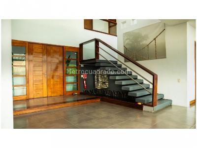 Casa de 5 alcobas en venta en Las Palmas, Envigado · foto 2 de 17