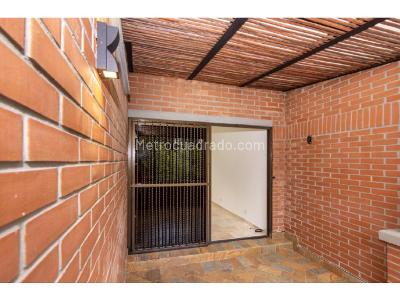 Casa de 3 alcobas en venta en Alejandria, Medellín, 269 m² · foto 3 de 20