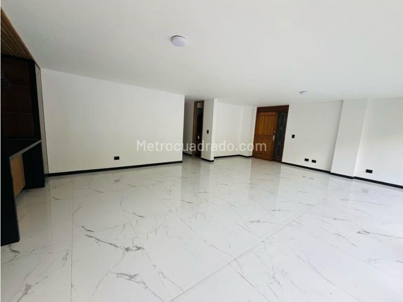 Apartamento Amplio de 4 Alcobas en Altos de La Concha - 2