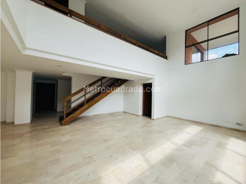 Exclusive 4BR Apartment with Pool in El Poblado - 3