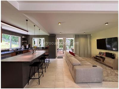 Casa de 4 alcobas en venta en El Poblado, Medellín, 680 m² · foto 3 de 18