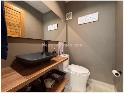 Casa de 4 alcobas en venta en El Poblado, Medellín, 680 m² · foto 13 de 18