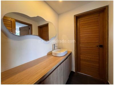 Casa de 4 alcobas en venta en El Poblado, Medellín, 680 m² · foto 14 de 18