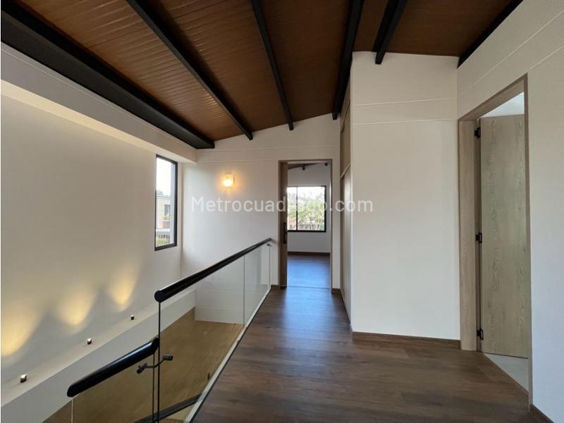 4BR House in Llanogrande (189 m²) - 4