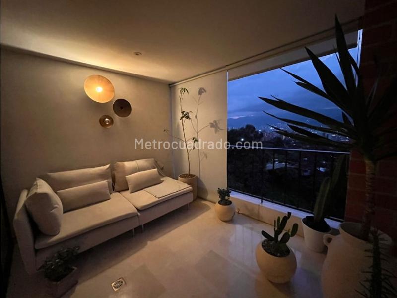 Apartamento de Lujo de 3 Alcobas con Vista Panorámica en El Poblado - 3