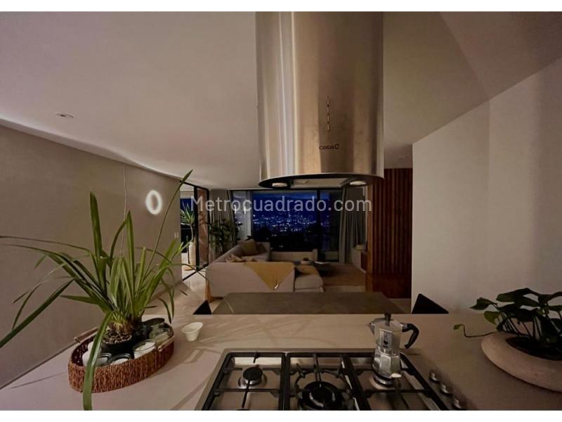 Apartamento de Lujo de 3 Alcobas con Vista Panorámica en El Poblado - 4