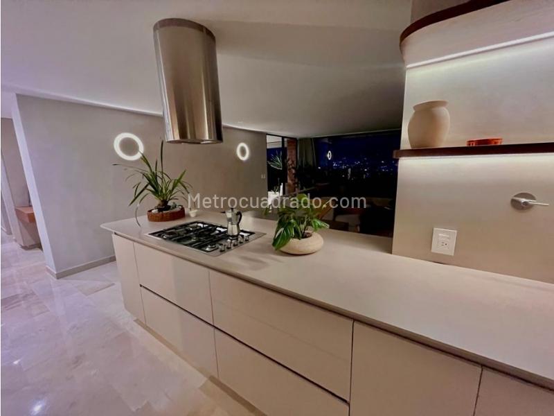 Apartamento de Lujo de 3 Alcobas con Vista Panorámica en El Poblado - 5