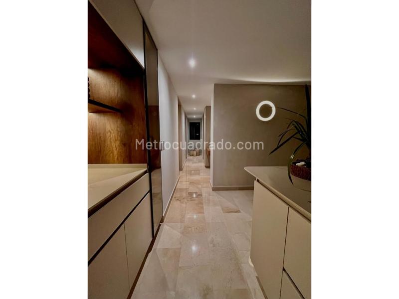 Apartamento de Lujo de 3 Alcobas con Vista Panorámica en El Poblado - 6