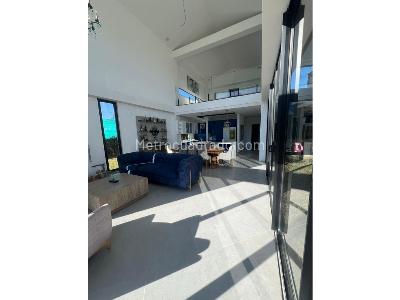 Casa de 4 alcobas en venta en Alto De Las Palmas, Envigado, 2000 m² · foto 2 de 10