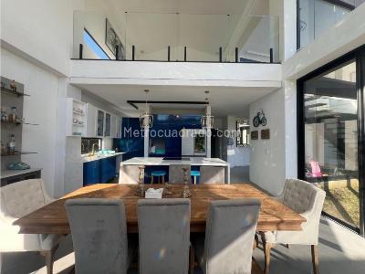Casa de 4 alcobas en venta en Alto De Las Palmas, Envigado, 2000 m² · foto 5 de 10
