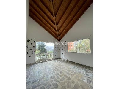 Casa en venta en Las Palmas, Medellín · foto 2 de 9