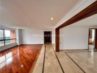 Apartamento de 3 alcobas en venta en El Poblado, Medellín, 211 m² · foto 5 de 16