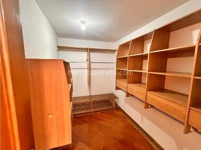 Apartamento de 3 alcobas en venta en El Poblado, Medellín, 211 m² · foto 8 de 16