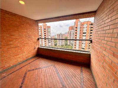 Apartamento de 3 alcobas en venta en El Poblado, Medellín, 211 m² · foto 12 de 16