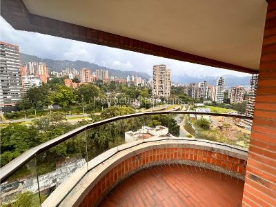 Apartamento de 3 alcobas en venta en El Poblado, Medellín, 211 m² · foto 16 de 16