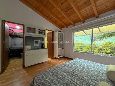 Casa de 3 alcobas en venta en Loma El Atravesado, Envigado, 198 m² · foto 9 de 12