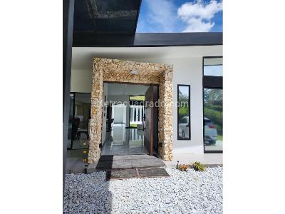 Casa de 3 alcobas en arriendo en Ojo De Agua, Rionegro, 350 m² · foto 18 de 20