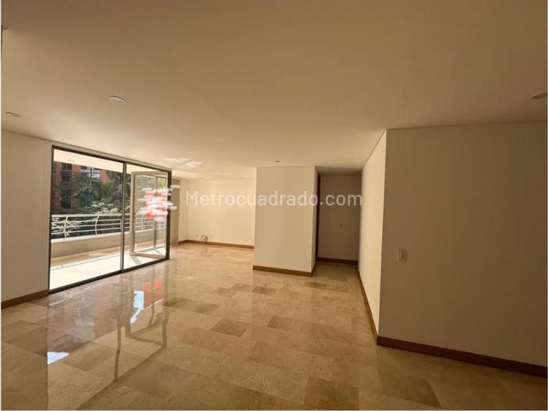 Apartamento de 2 Alcobas en Venta en El Poblado (125 m²) con 2 Parqueaderos