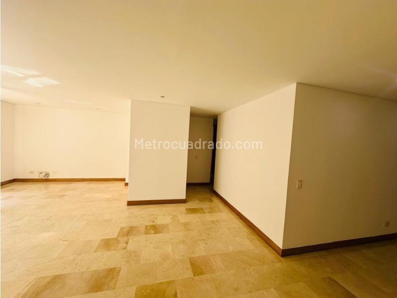 Apartamento de 2 Alcobas en Venta en El Poblado (125 m²) con 2 Parqueaderos - 2