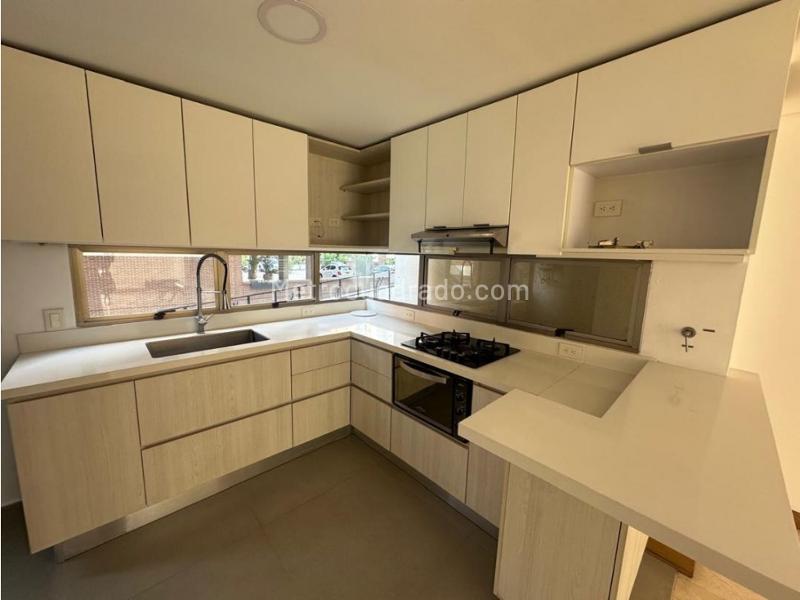 Apartamento de 2 Alcobas en Venta en El Poblado (125 m²) con 2 Parqueaderos - 5