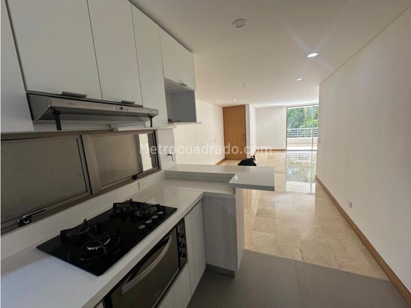 Apartamento de 2 Alcobas en Venta en El Poblado (125 m²) con 2 Parqueaderos - 8