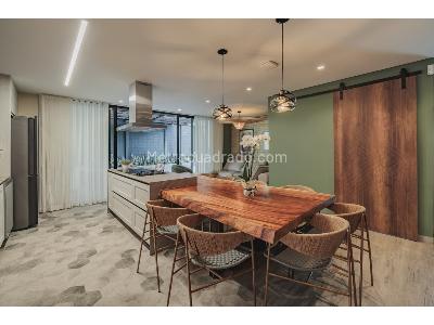 Casa de 4 alcobas en venta en Llanogrande, Rionegro, 210 m² · foto 2 de 20