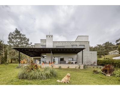 Casa de 3 alcobas en venta en Santa Elena, Medellín · foto 16 de 18