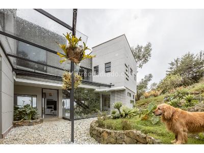 Casa de 3 alcobas en venta en Santa Elena, Medellín · foto 17 de 18