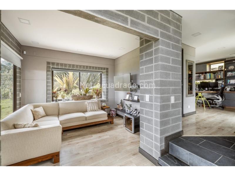 Spacious 3BR Country House in Santa Elena - 3