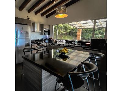 Casa de 5 alcobas en venta en Llanogrande, Rionegro, 366 m² · foto 2 de 8