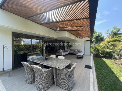Casa de 4 alcobas en venta en Benedictinos, Envigado, 320 m² · foto 3 de 20