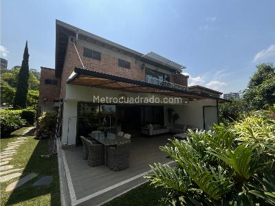 Casa de 4 alcobas en venta en Benedictinos, Envigado, 320 m² · foto 4 de 20