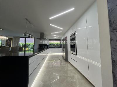 Casa de 4 alcobas en venta en Benedictinos, Envigado, 320 m² · foto 10 de 20