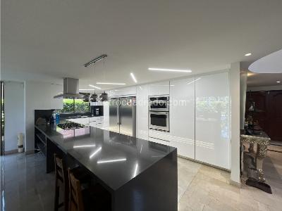 Casa de 4 alcobas en venta en Benedictinos, Envigado, 320 m² · foto 12 de 20