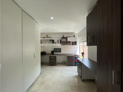 Casa de 4 alcobas en venta en Benedictinos, Envigado, 320 m² · foto 17 de 20