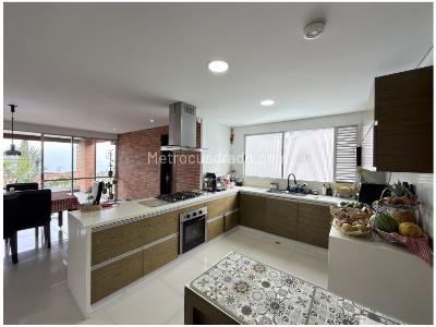 Casa de 4 alcobas en venta en Loma Del Escobero, Envigado, 640 m² · foto 5 de 20