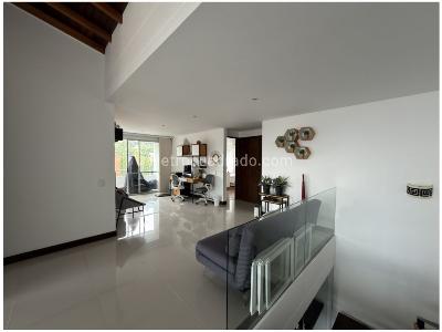 Casa de 4 alcobas en venta en Loma Del Escobero, Envigado, 640 m² · foto 10 de 20