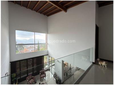 Casa de 4 alcobas en venta en Loma Del Escobero, Envigado, 640 m² · foto 13 de 20