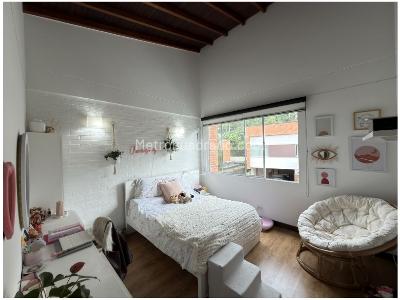 Casa de 4 alcobas en venta en Loma Del Escobero, Envigado, 640 m² · foto 14 de 20