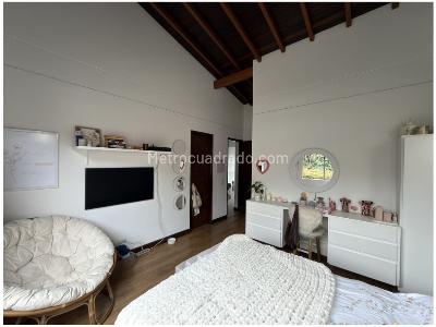 Casa de 4 alcobas en venta en Loma Del Escobero, Envigado, 640 m² · foto 15 de 20