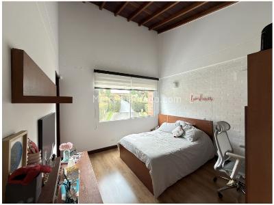 Casa de 4 alcobas en venta en Loma Del Escobero, Envigado, 640 m² · foto 18 de 20